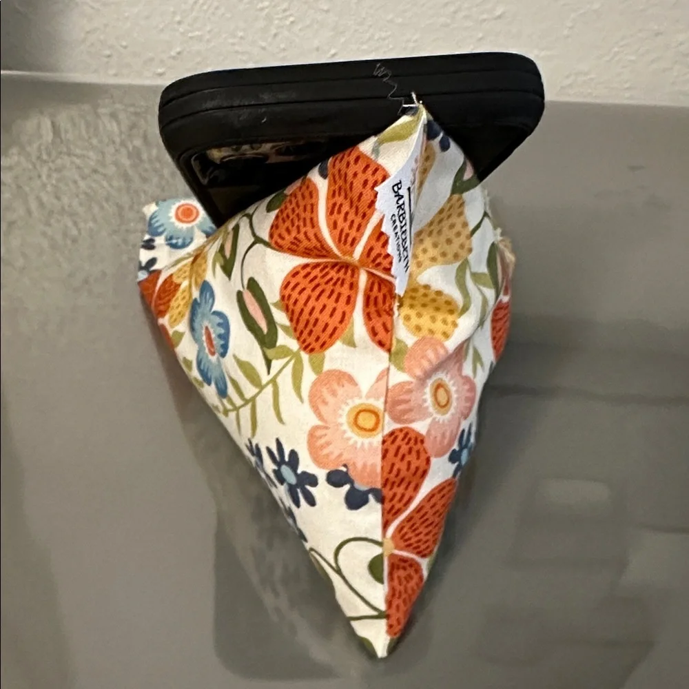 Handmade Floral Fabric Phone Stand - Picture 3 of 7